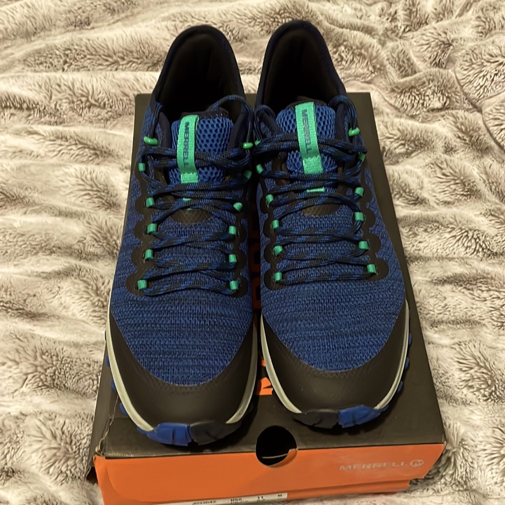 Merrell womens shoes. size 11.